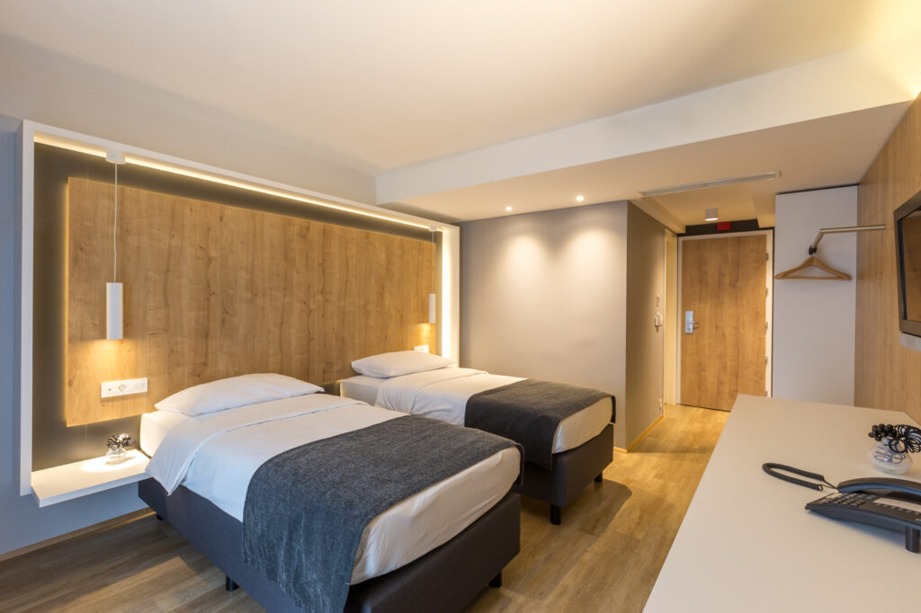 MHOTEL3