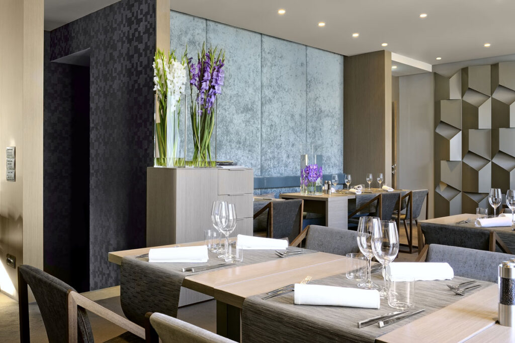 hotel-cubo-restaurant1