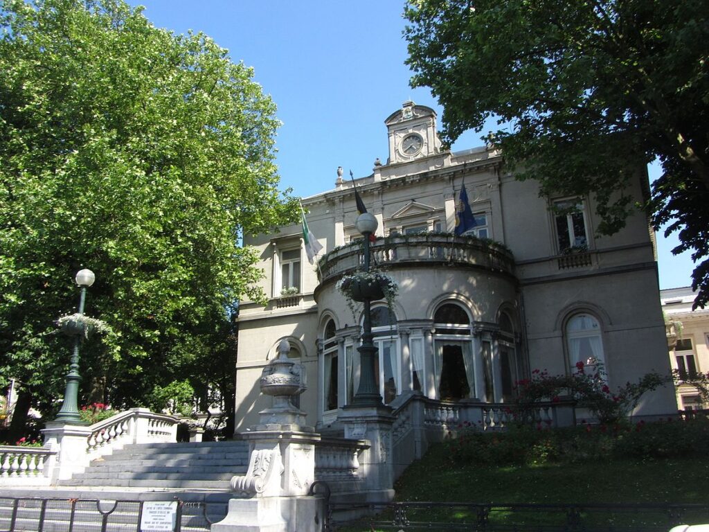 10