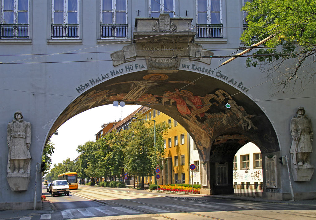 Heroes' Gate memorial to soldiers who died in WWI
