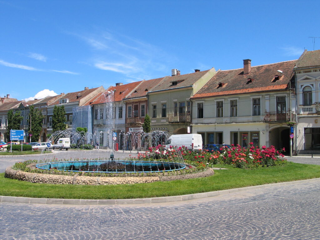 100