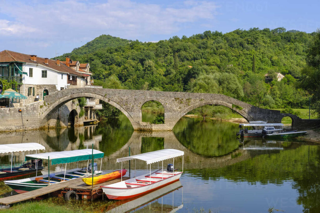 Montenegro, Rijeka Crnojevica, old bridge Stari most, river Crnojevic